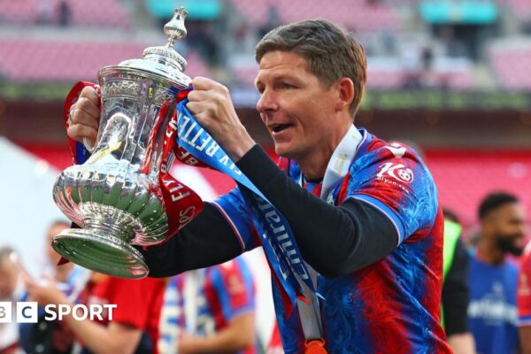 Crystal Palace manager Oliver Glasner celebrates winning the FA Cup