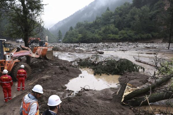 10 dead, 33 missing in northwest China floods