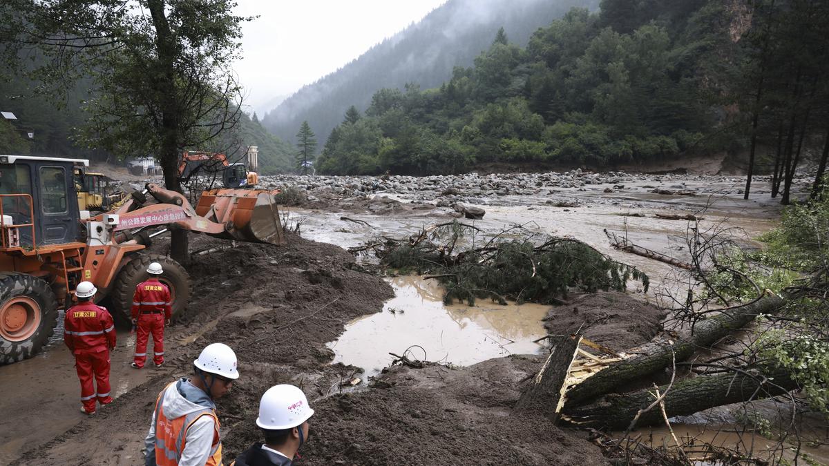 10 dead, 33 missing in northwest China floods