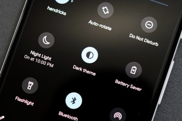 Android 16 QPR2's New Expanded Dark Theme Can Force All Apps to Darkness