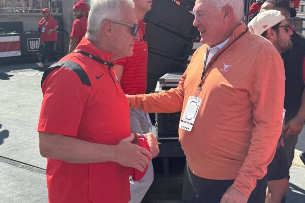 Which celebrities and former players and coaches were at Ohio State-Texas?