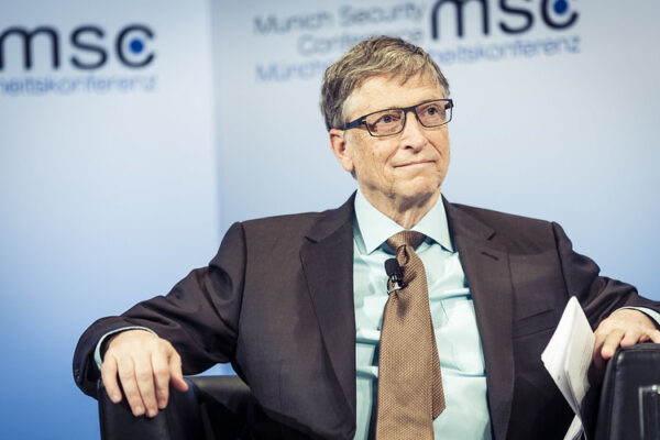 Do you know what phone he uses? Bill Gates? Guess what, he got it from Samsung – Samsung Magazine