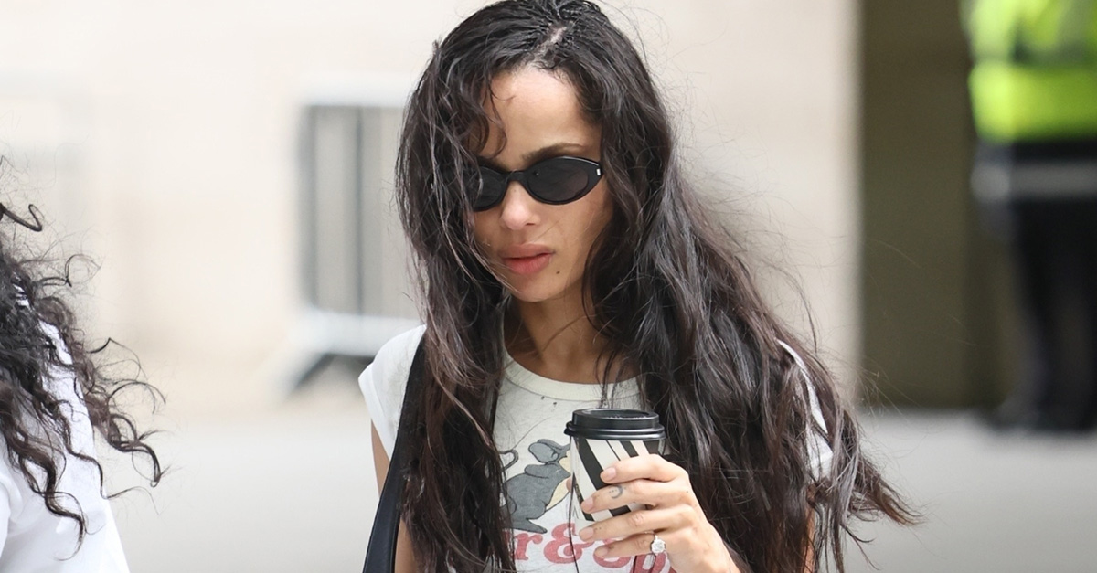 Zoë Kravitz Just Wore the T-shirt Trend Londoners and Parisians Love