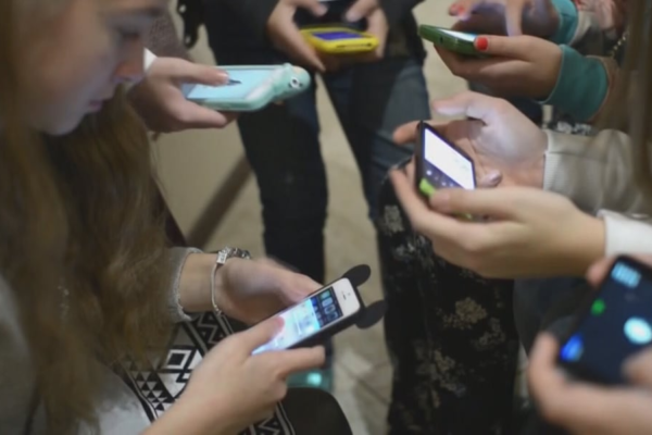 Students reportedly bringing burner phones to school to get around cell phone ban