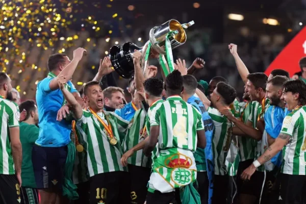 Real Betis in for turbulent season as star man Isco breaks his leg image