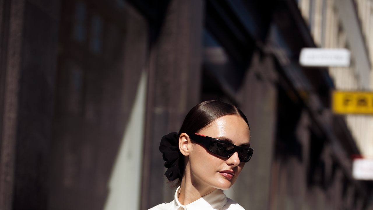Best White Shirts For Women and How To Style Them