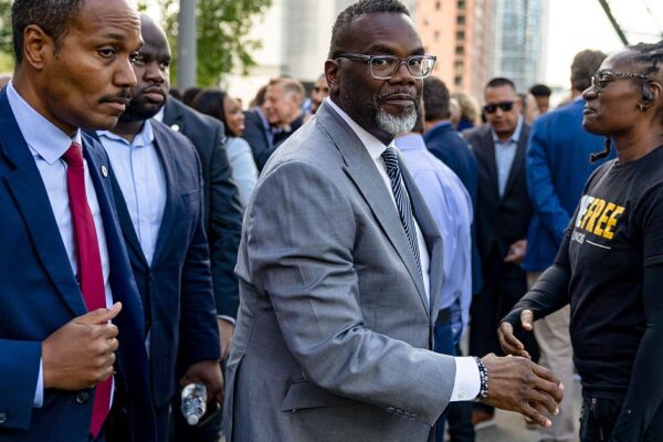 Chicago Mayor Orders City to Counter Trump Troop Deployment