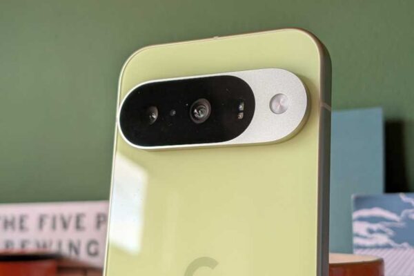 Google Pixel 10 Lemongrass 2