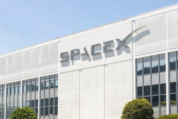 Trump Eases Space Regulations In Boost For Elon Musk’s SpaceX, Jeff Bezos’ Blue Origin And More – Lockheed Martin (NYSE:LMT), Boeing (NYSE:BA) Trump Eases Space Regulations In Boost For Elon Musk's SpaceX, Jeff Bezos' Blue Origin And More - Lockheed Martin (NYSE:LMT), Boeing (NYSE:BA)
