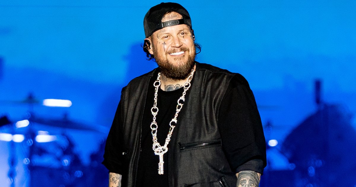 Celebrity Weight Loss Transformations: 4 Inspiring Journeys