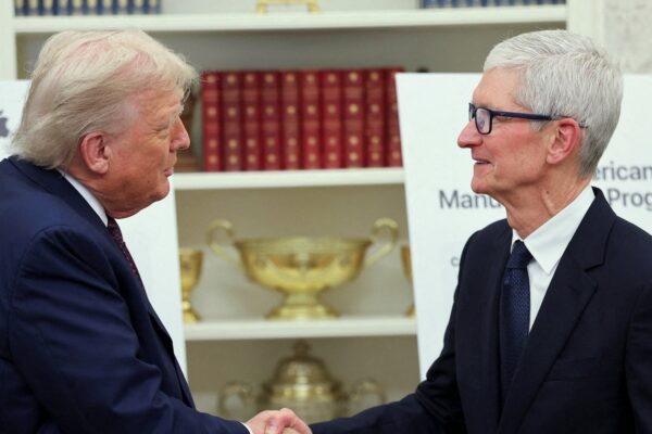 Trump announces $100 billion new investment pledge from Apple