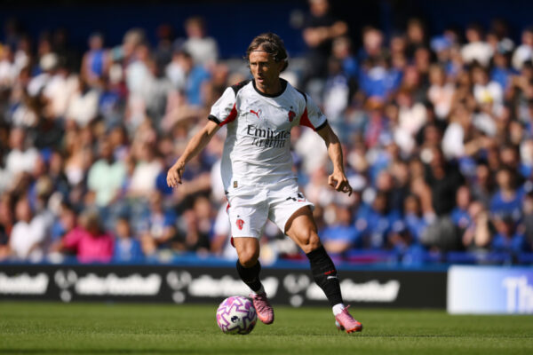 LONDON, ENGLAND - AUGUST 10: Luka Modric of AC Milan controls the ball during the pre-season friendly match between Chelsea and AC Milan at Stamford Bridge on August 10, 2025 in London, England. (Photo by Alex Broadway/Getty Images)