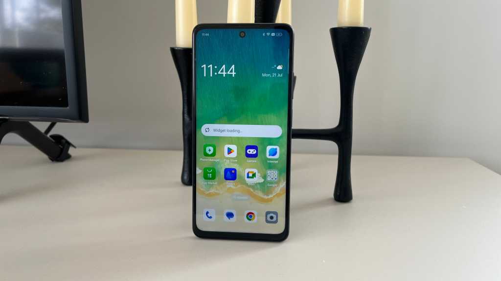 Oppo A40 review feature image.