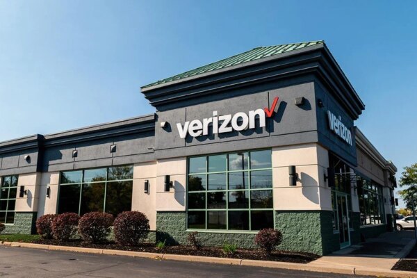 Verizon is down across the US, and no one knows when service will be back [UPDATED]