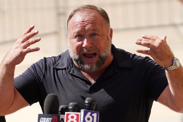 Alex Jones Warns Donald Trump’s Cankles ‘Collapse’ Is Imminent