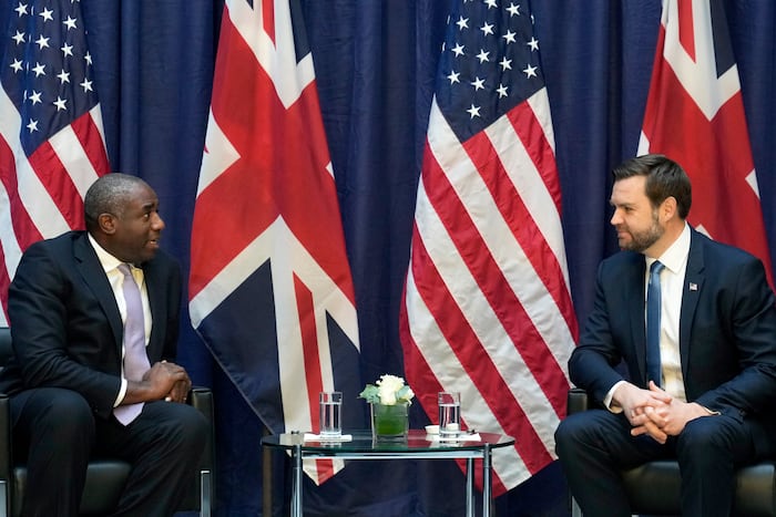 Vance, UK foreign secretary will meet before US vice president's vacation in the English countryside
