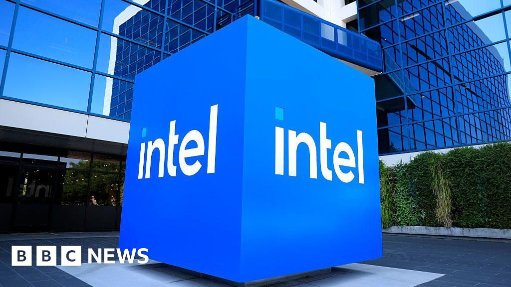 US government announces 10% stake in chipmaker Intel
