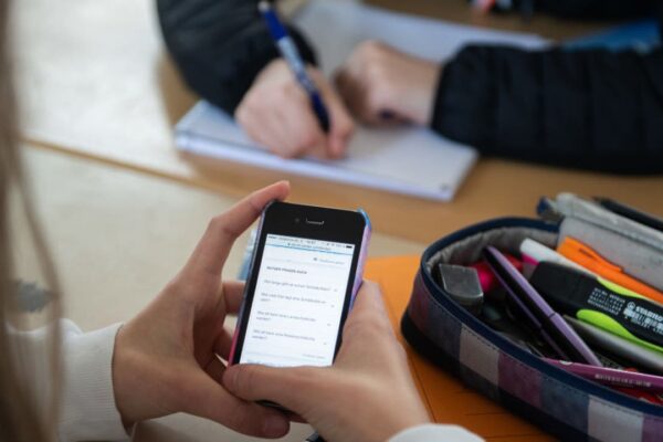 Philly public school cell phone policy for 2025-26