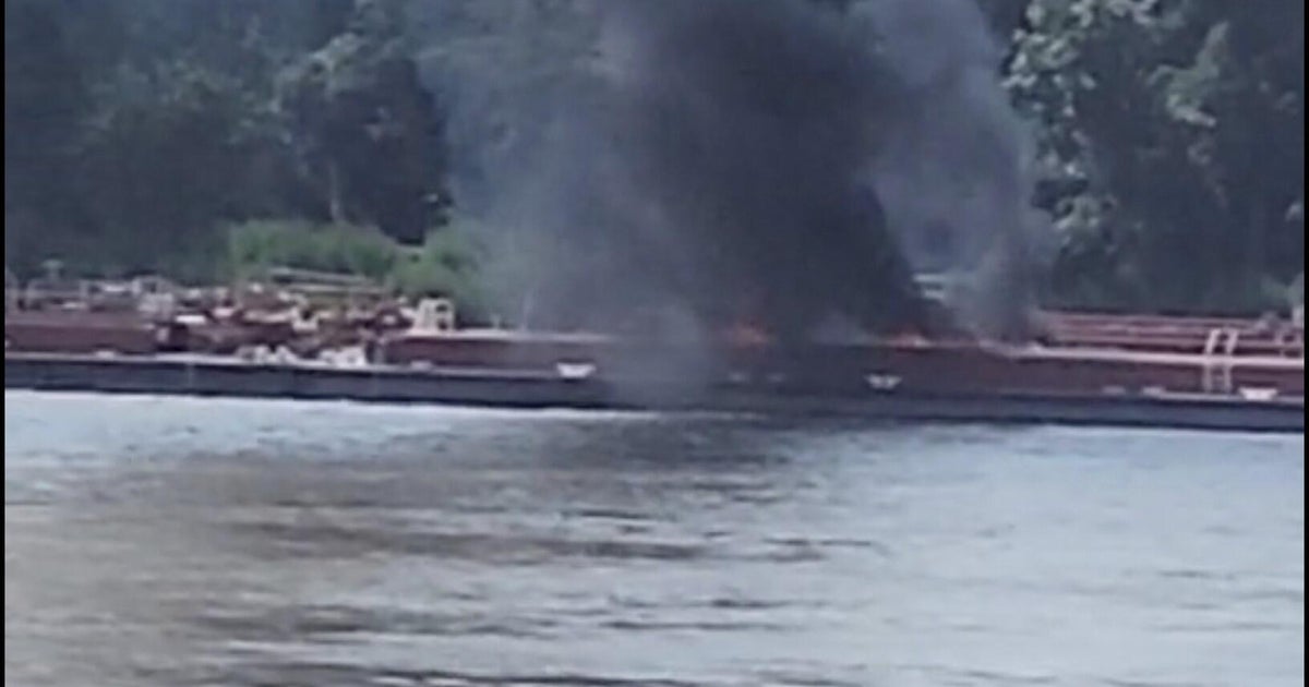 Helicopter crashes into barge on Mississippi River near St. Louis, killing 2 people