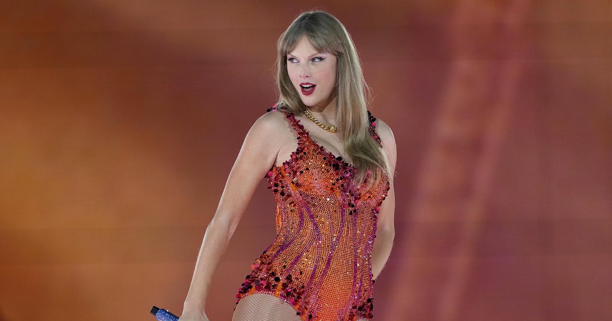 Taylor Swift's love of the color orange sets social media branding ablaze
