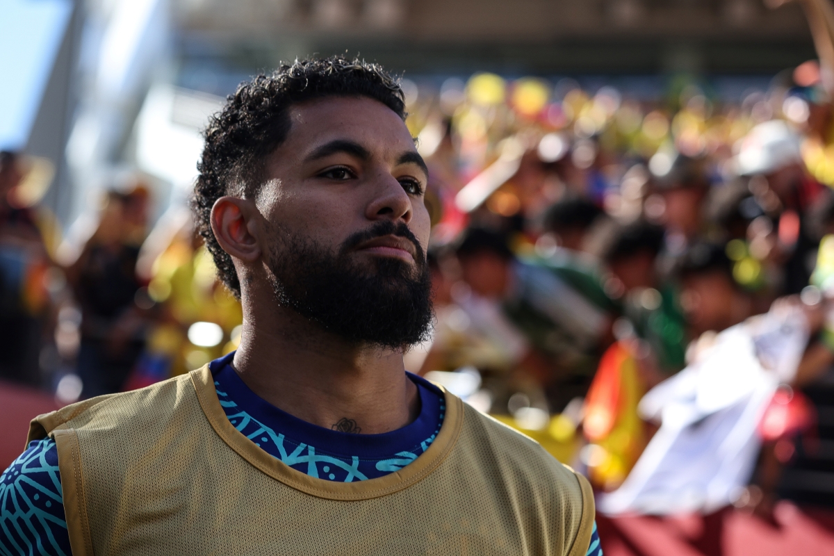 SANTA CLARA, CALIFORNIA - JULY 02: Douglas Luiz of Brazil warms up prior to the CONMEBOL Copa America 2024 Group D match between Brazil and Colombia at Levi