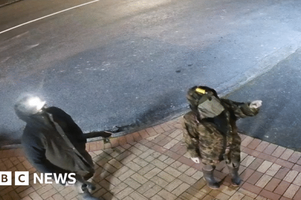 New video appears to show New Zealand fugitive dad