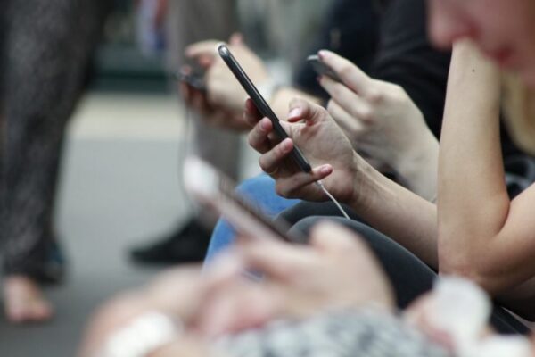 Stop stingray phone surveillance w/o warrant