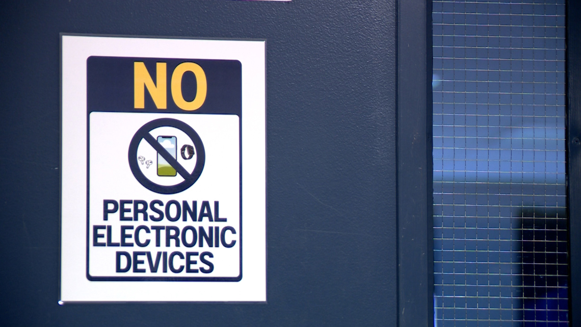 Districts finalizing new policies after lawmakers ban cell phones in classrooms