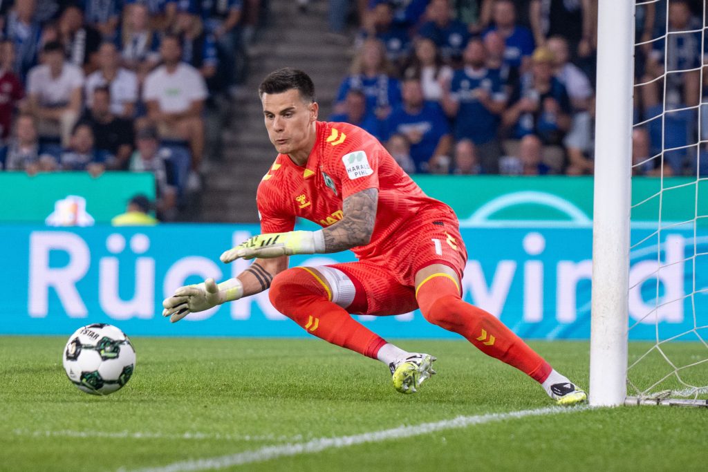 Eintracht Frankfurt reach agreement to sign Michael Zetterer