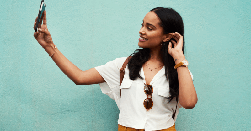 People who never feel pressured to keep up with fashion trends often share these 7 surprising traits