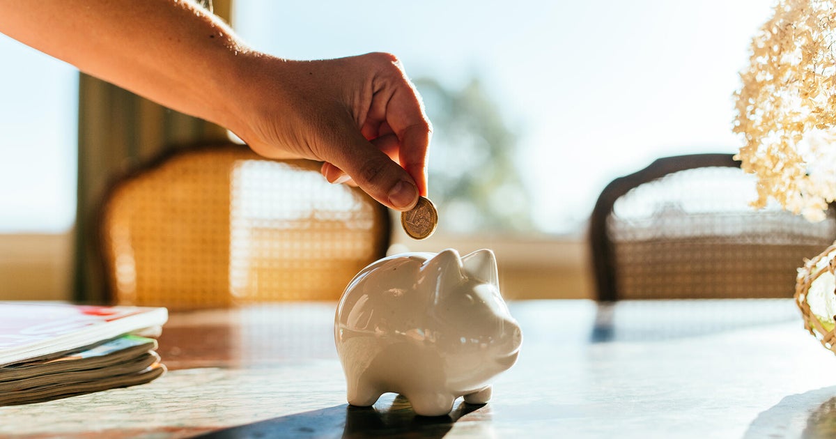 Money mistakes to avoid for young adults heading to college or the workforce