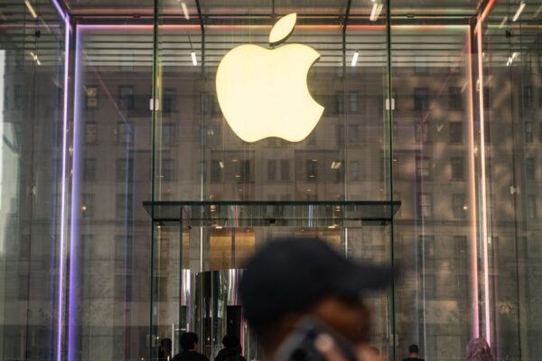 Trump, Apple to announce new $100 billion commitment to manufacturing in U.S.