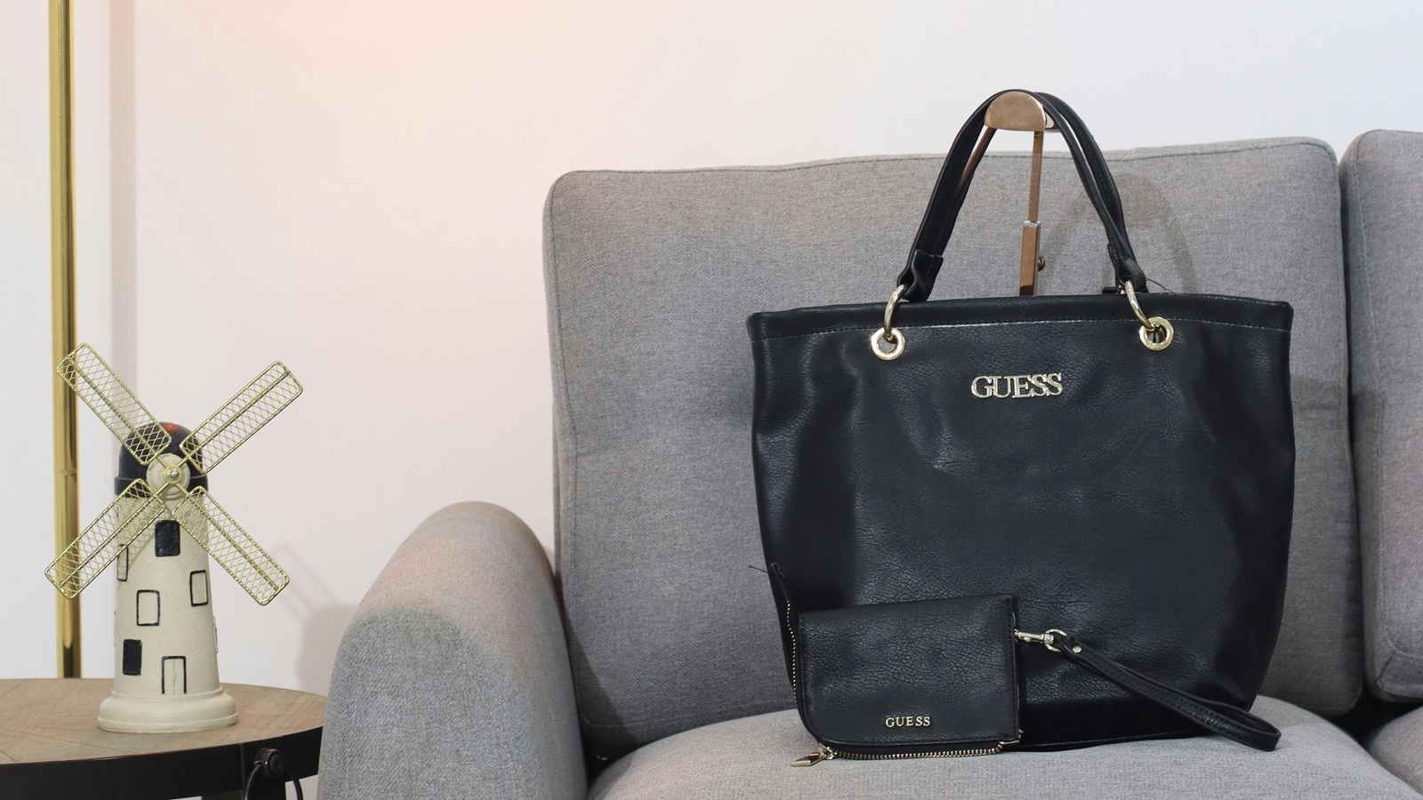 Price drop on Guess tote bags for women: Top 8 premium picks at low prices; Get your Guess bag now! | Fashion Trends