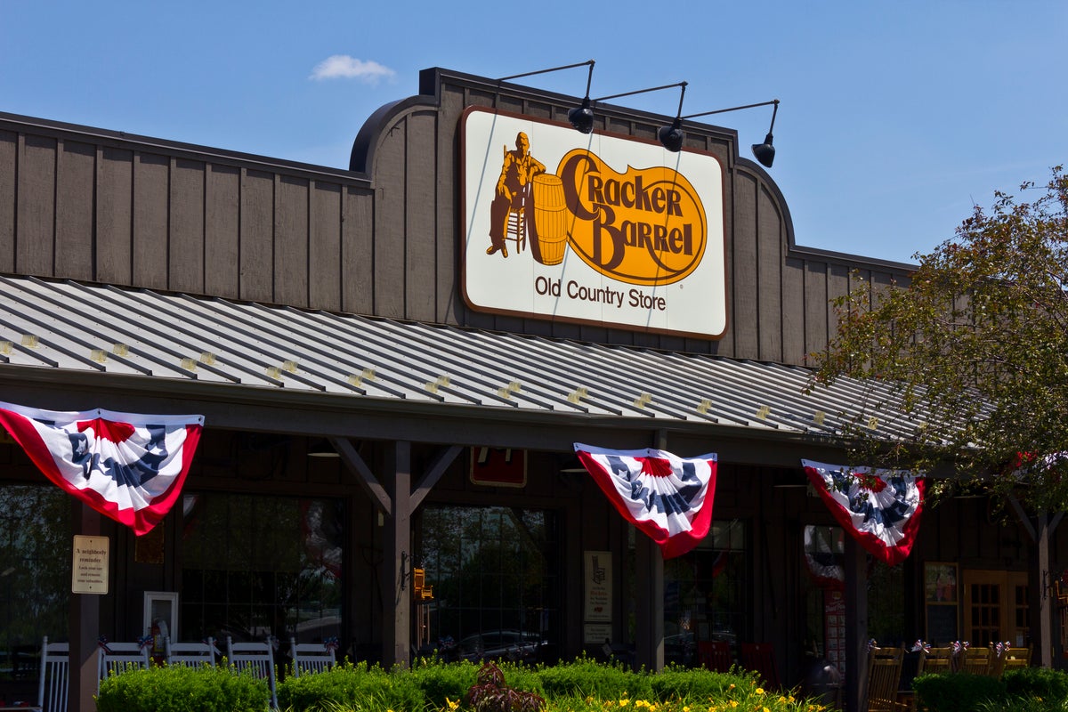 Cracker Barrel CEO slammed by Steak ‘n Shake over controversial rebrand
