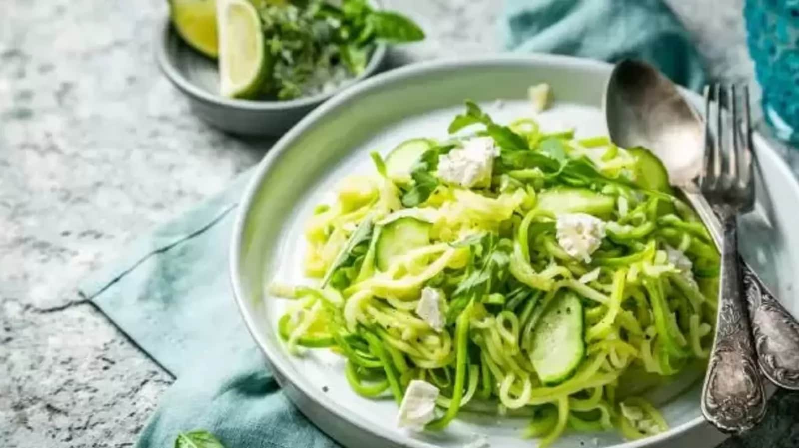 This zucchini pasta recipe is healthy, low-carb and bursts with flavour | Health