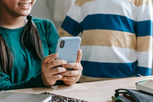Belgium To Bar Phones From Classrooms ━ The European Conservative