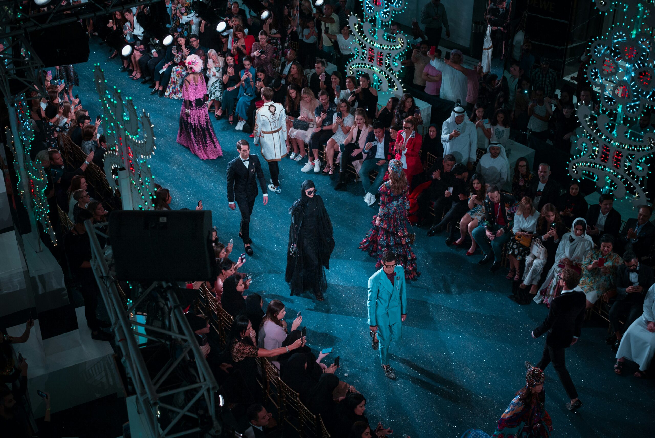 Crown to Catwalk: Mr. Venezuela’s Rise in the Fashion World