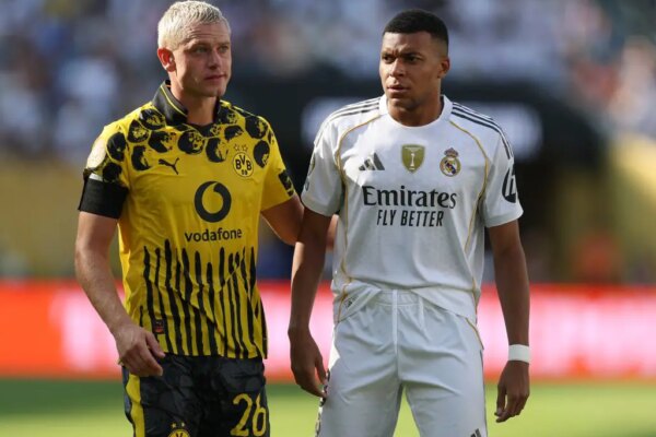 Wolves and Sunderland enquire about Borussia Dortmund’s Julian Ryerson