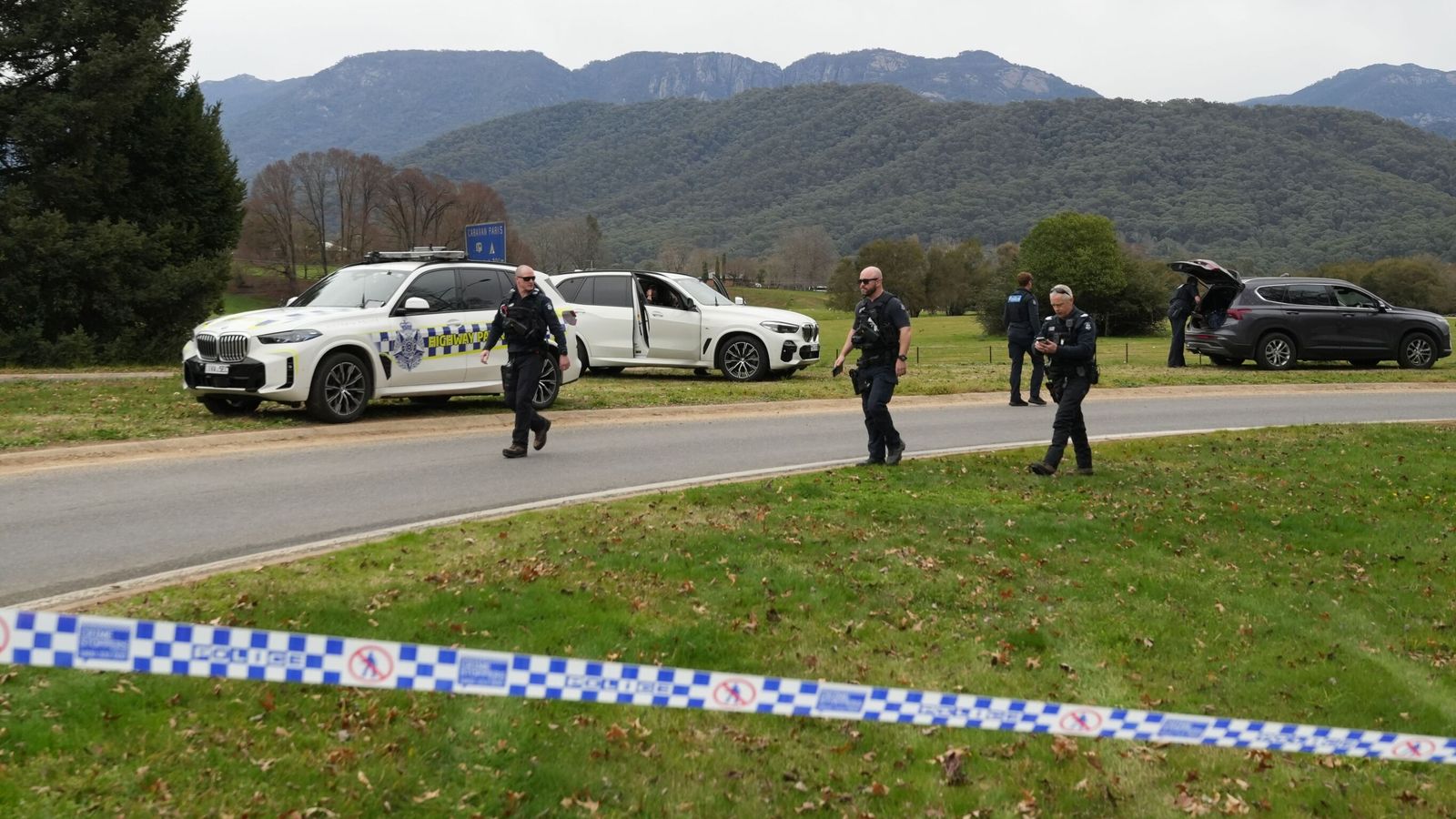 Police officers on the scene after a shooting incident in Porepunkah, Victoria. Pic: Simon Dallinger/EPA/Shutterstock