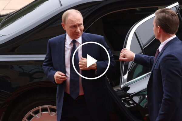 Putin Sends a Message With ‘Limo Diplomacy’ in China