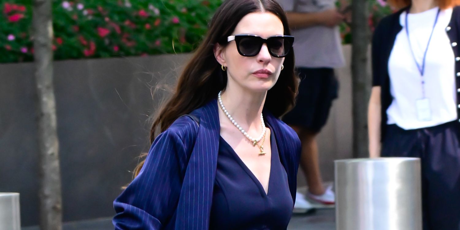 Anne Hathaway Wore a Fall Vest From Aritzia