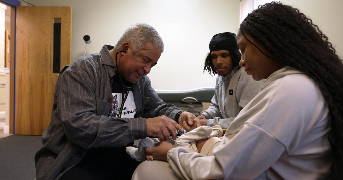 "Kindness 101": How one doctor's devotion turned into a lesson on giving