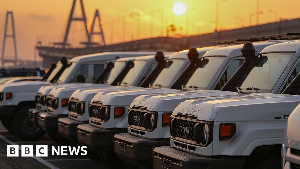 US president signs order to cut levies on Japanese cars to 15%