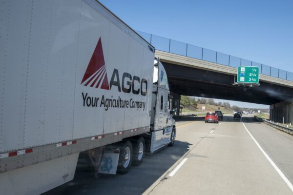 Top small-cap analyst DeSanctis raises forecast for Russell 2000