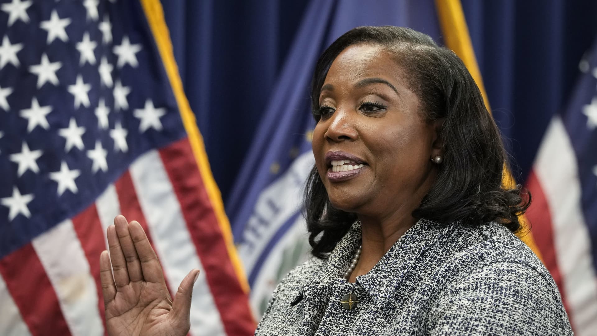 Judge blocks Trump from firing Fed Governor Lisa Cook for now