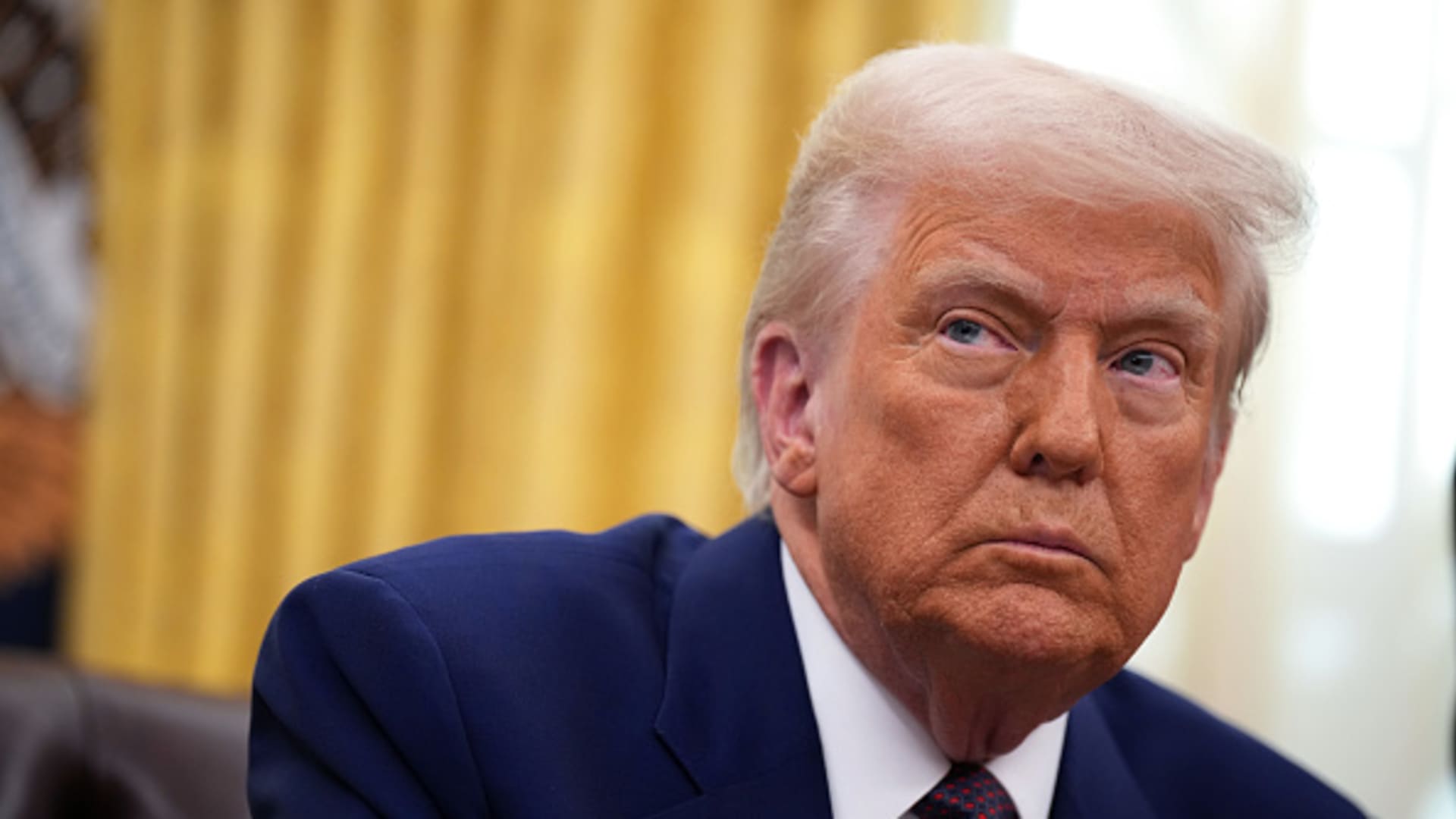 Trump sets 10% tariff on lumber imports, higher rates on wooden products