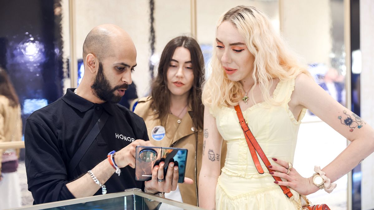 Foldable phones: Will 2026 be the turning point for the mobile phone industry?