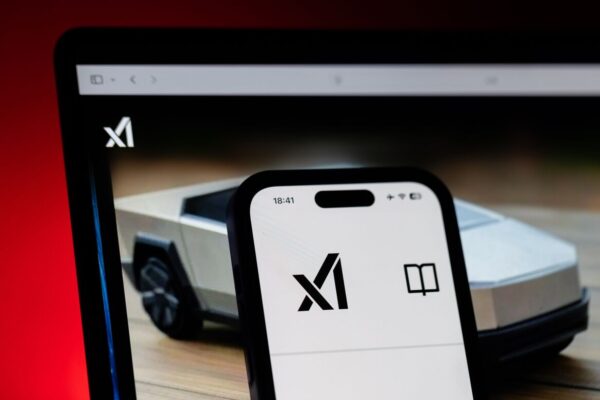 Tesla Investors Debate Whether to Throw a Lifeline to xAI