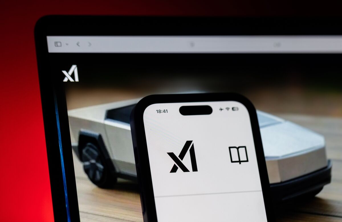 Tesla Investors Debate Whether to Throw a Lifeline to xAI