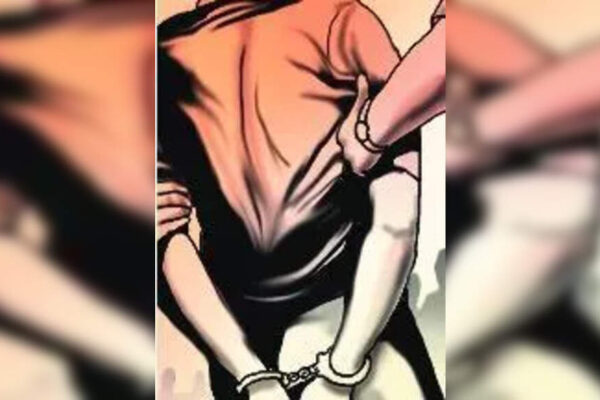 Three arrested for trafficking mobile phones to Bangladesh, Nepal; over 228 high-value cellphones recovered | Delhi News Three arrested for trafficking mobile phones to Bangladesh, Nepal; over 228 high-value cellphones recovered | Delhi News